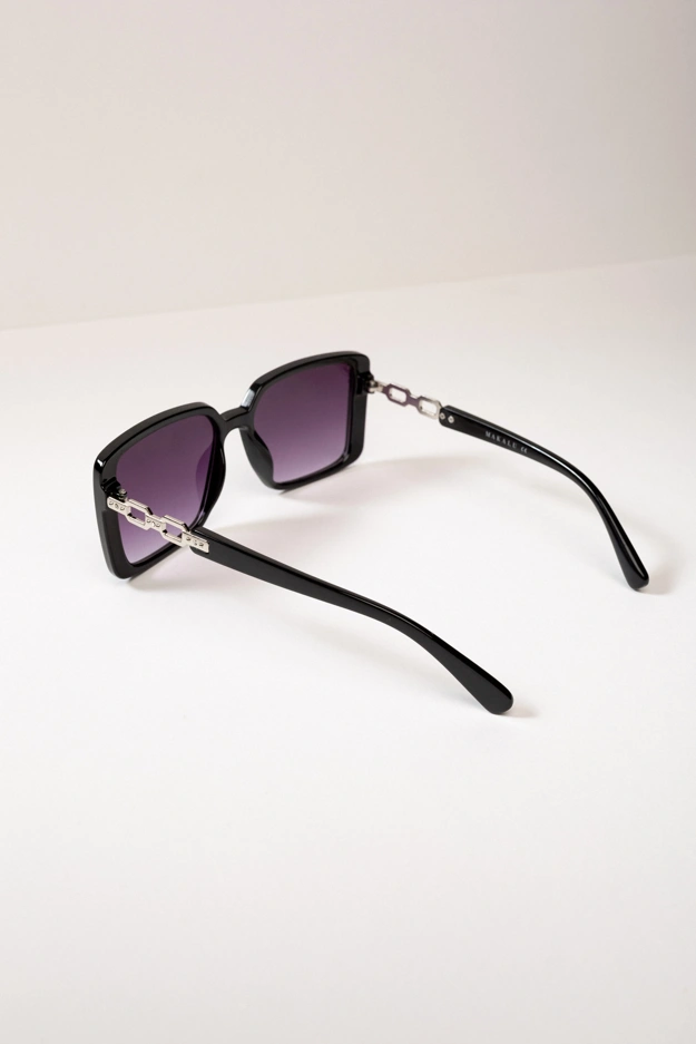 Czarne okulary przeciwsłoneczne z ozdobnymi zausznikami Makalu