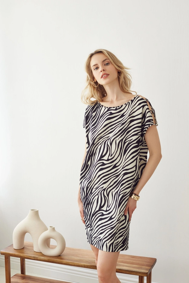 Lniana sukienka z motywem zebry Makalu
