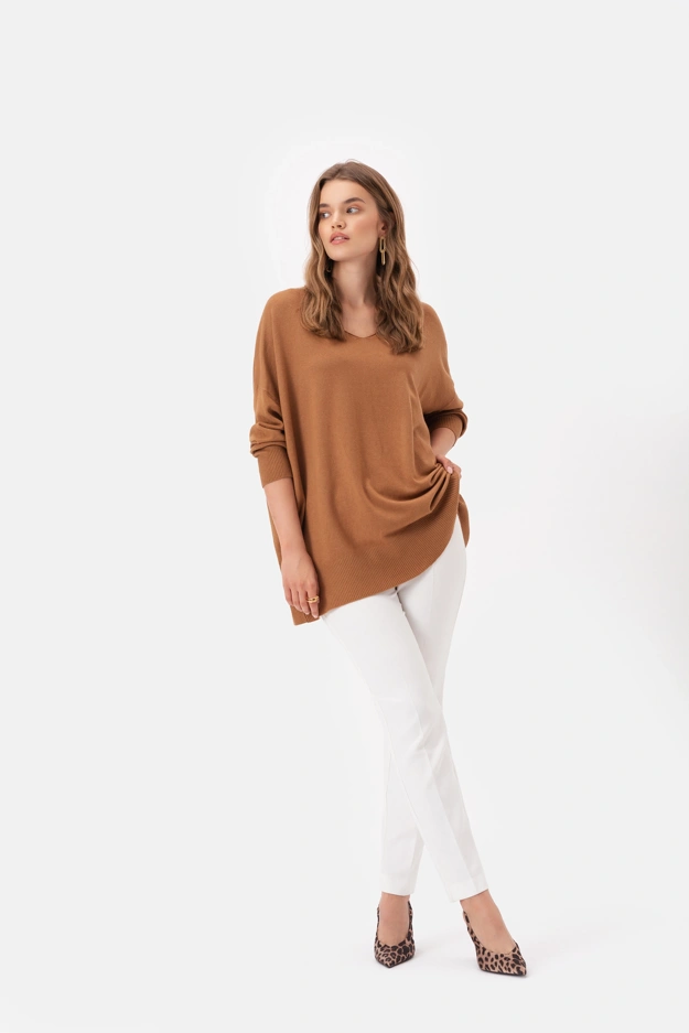 Luźny sweter w jasnobrązowym kolorze Makalu