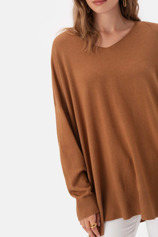 Luźny sweter w jasnobrązowym kolorze Makalu